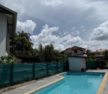 Cayenne Apartment | Appartement terrasse et jacuzzi privatif, piscine, wifi et climatisation