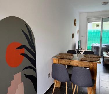 Cayenne Apartment | Appartement terrasse et jacuzzi privatif, piscine, wifi et climatisation