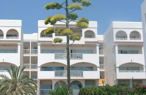 Santa Eulalia del Rio Apartment | Appartement Type "apparthôtel", vue sur Mer, à Sta Eulalia, Ibiza