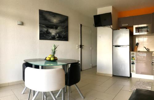 Pointe du Bout Apartment | Appartement Vue Marina