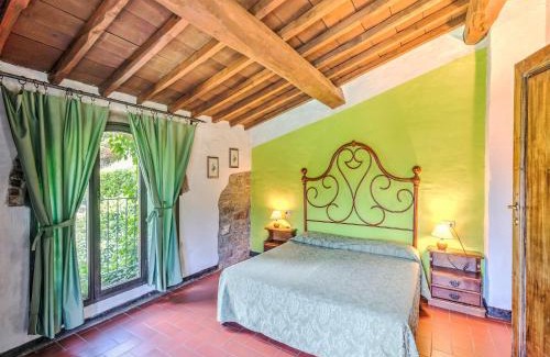 Dicomano House | Appealing Home with pool