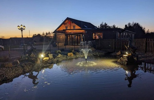 Morpeth House | Apple Tree Lodge, Hot Tub, 3 Bedroom, 2 Bars