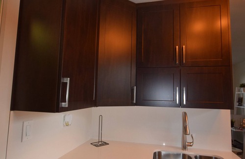 South London Apartment | April in Paris Suite ~ One Bedroom Suite ~ Wortley Village - London Ontario