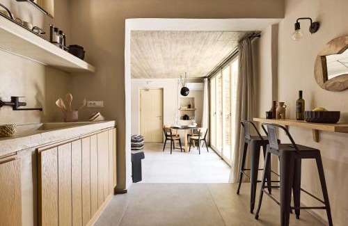 Kamares Apartment | Apsila Pool Suites