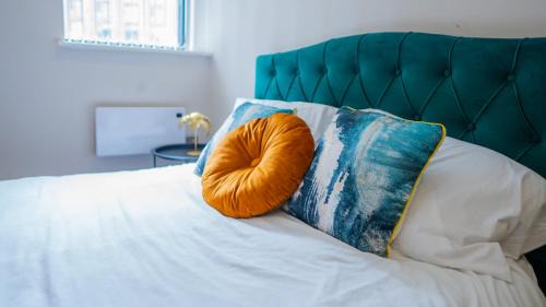 Leeds Apartment | Apt 69 - Stylish City Centre 1-BR Urban Hideaway