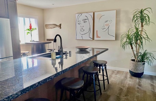 Carpinteria Apartment | Apt 9: Beautiful apartment for families near a beach.