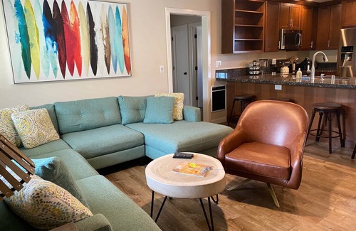 Carpinteria Apartment | Apt 9: Beautiful apartment for families near a beach.
