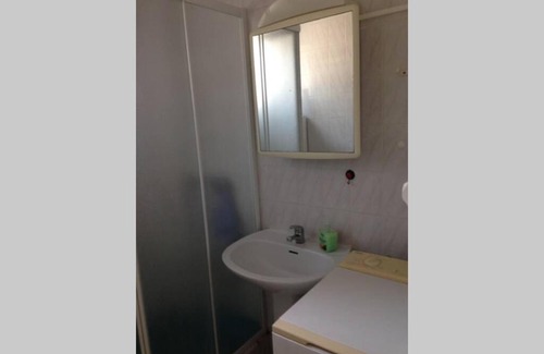 Saint-Pierre-la-Mer Apartment | Apt Climatisé T3 Saint Pierre La Mer, terrasse, jardin et parking privé