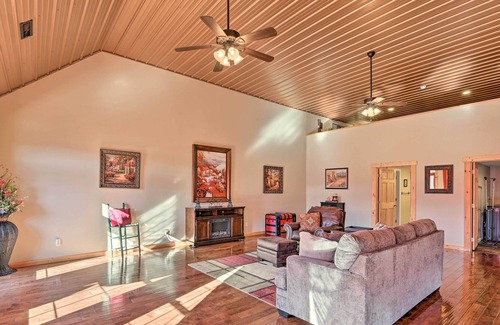 Celina Apartment | Apt in Dtwn Celina: 4 Mi to Dale Hollow Lake!