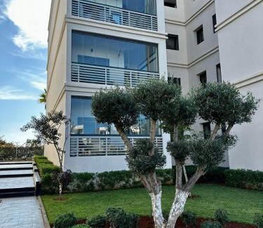 Cherrat Apartment | APT Luxueux à Costa Beach 3 avec Piscine et accès Plage