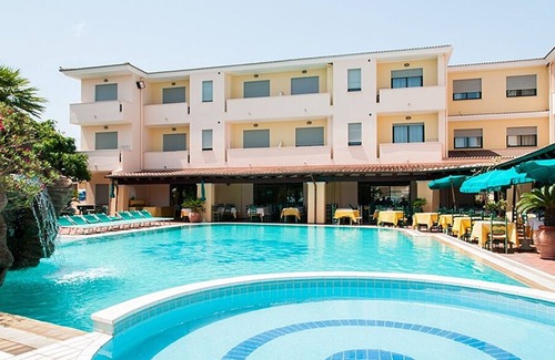 Orosei Apartment | Apt. Rosaria 2F shared Swimming Pool