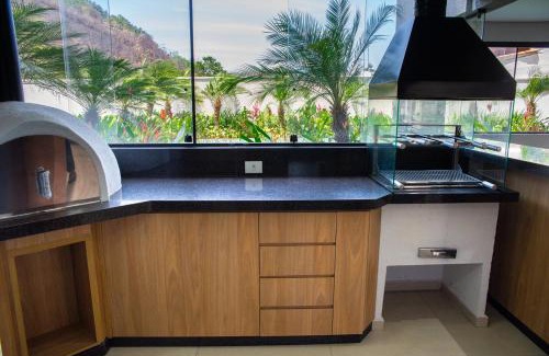 Martim de Sa Apartment | Apto com Piscina, Churrasqueira a 85 m da Praia