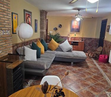 Dilar Apartment | Apto-en el Bajo de la casa-estilo rústico en Dílar