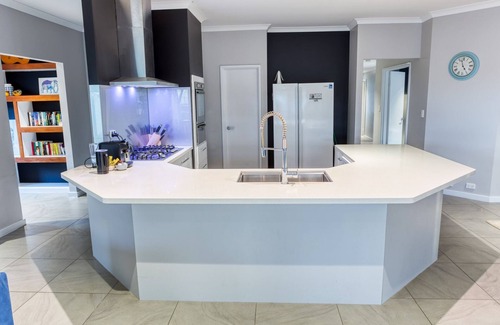 Geographe House | Aqua Tides – Stylish Waterfront Escape in Busselton