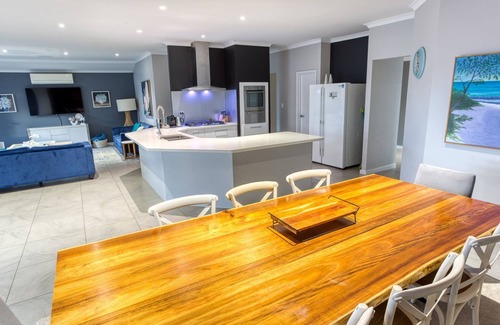 Geographe House | Aqua Tides – Stylish Waterfront Escape in Busselton