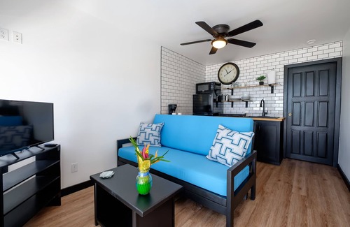 San Pedro Hotel | Aqua Vista Beachfront Suites