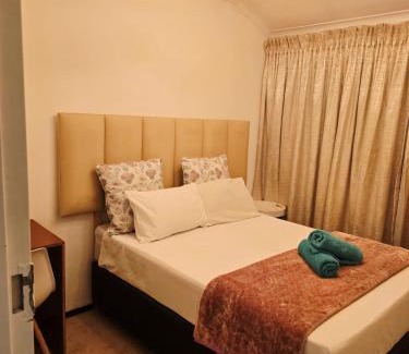 Greater Johannesburg Metropolitan Area House | Aquasaints Guest Lodge