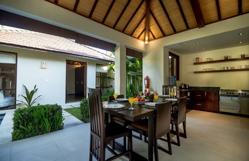 North Legian Hotel | Arama Riverside