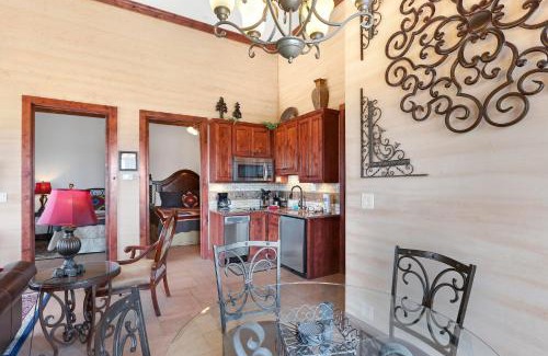 Johnson City Hotel | Arc de Texas - Lafayette Suite