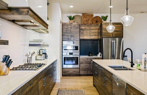 Santa Clara House | Arcadia 43 | Private Hot Tub * Hammock * Resort Pool * Sleeps 22 * BBQ