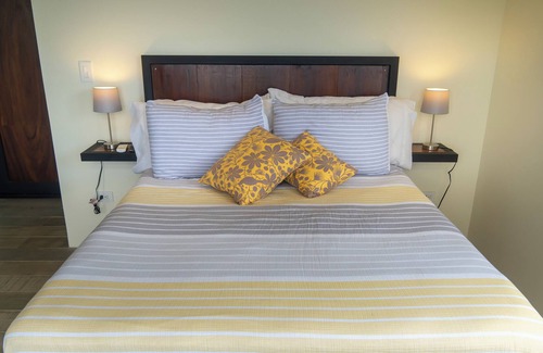 Las Catalinas Apartment | Arcadia