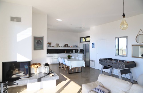 Serra-di-Ferro Villa | Architect-designed villa, 6 people, 115m2, Sea and mountain views, Absolute tranquility.