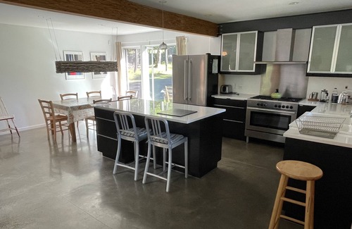 Town of Marbletown House | Architectural Modern escape tucked in a quiet wooded neighborhood