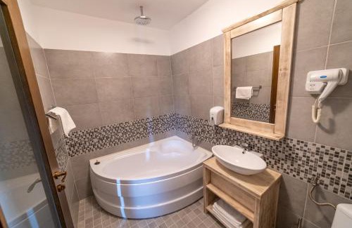 Corund House | Arcso Fogado