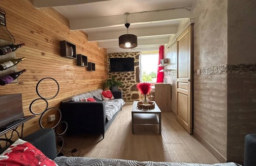 Saint-Apollinaire-de-Rias House | ARDECHE COUNTRY GITE OPEN ALL YEAR ROUND