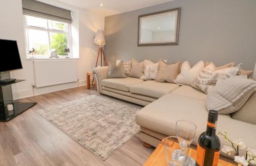 Buxton House | Ardeevin Cottage