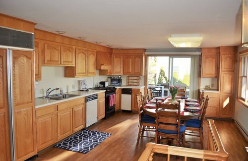 South Harwich House | Aren't you thinking about summer right now? Warm days and cool nights available!