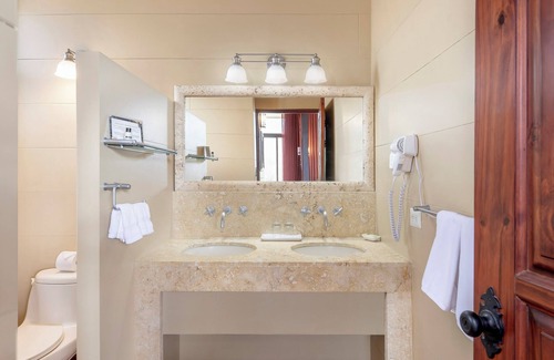 Arenal Hot Springs Hotel | Arenal Kioro Suites & Spa