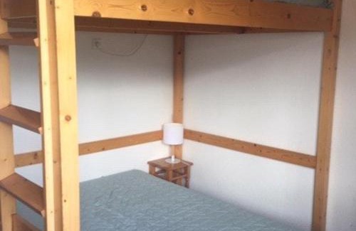 Arette Apartment | Arette: Grand studio 6 pers. proche pistes, parking, lave-vaisselle - FR-1-602-108