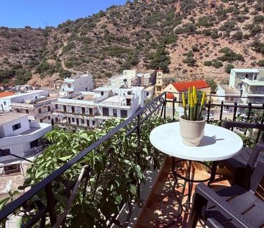 Agia Galini Apartment | Argiro's apartment at Agia Galini