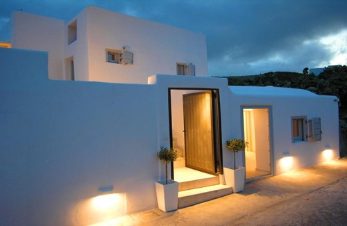 Fira Hotel | Ariana Eco Suites Adults Only
