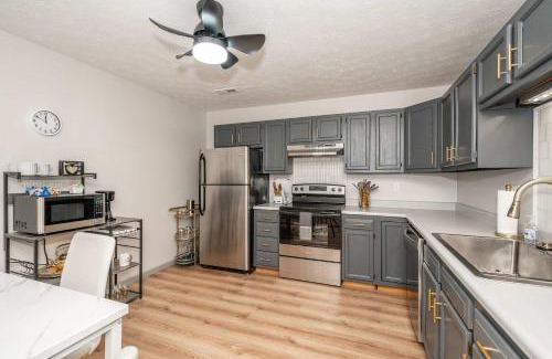 Williamstown House | Arkstone Retreat 1 - Chic Downtown Escape