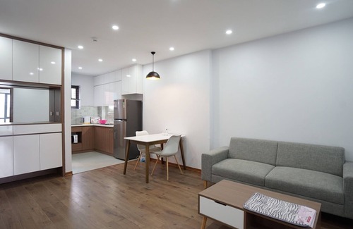 Nhat Tan Apartment | ARL Trinh Cong Son Hotel