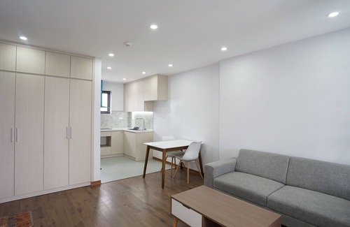 Nhat Tan Apartment | ARL Trinh Cong Son Hotel