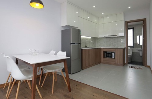 Nhat Tan Apartment | ARL Trinh Cong Son Hotel