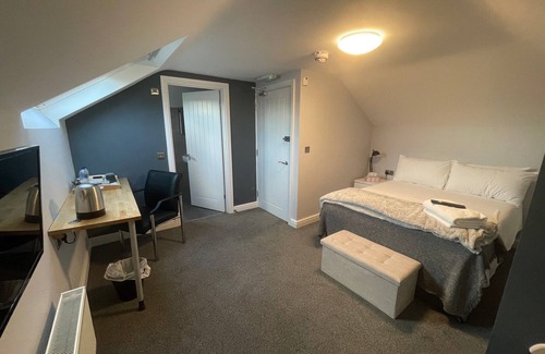 Basingstoke Hotel | Arlan House, Superb Basingstoke Hotel - Room 15