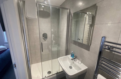 Basingstoke Hotel | Arlan House, Superb Basingstoke Hotel - Room 15