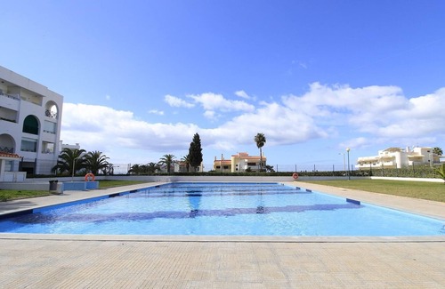 Alporchinhos Apartment | Arma O DE P RA Brightness 1 With Pool by Homing
