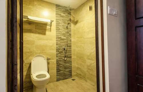 Historic George Town Hotel | Armenian Suite