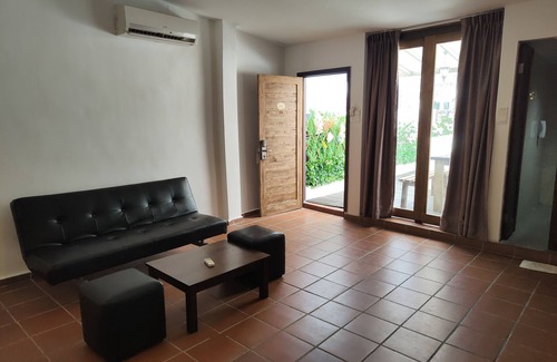 Historic George Town Hotel | Armenian Suite