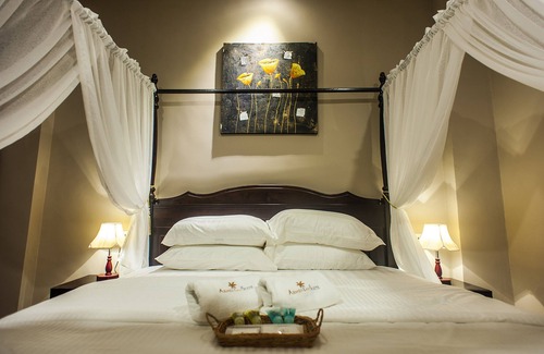 Historic George Town Hotel | Armenian Suite