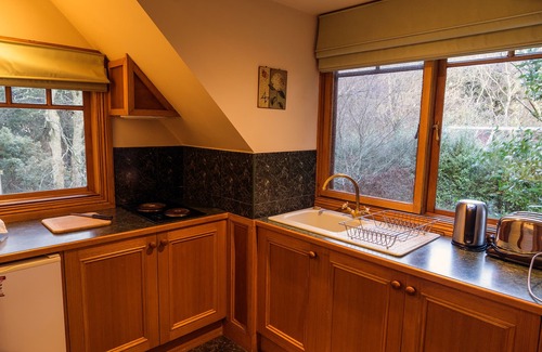 Mount Dandenong Cottage | Arnica Views