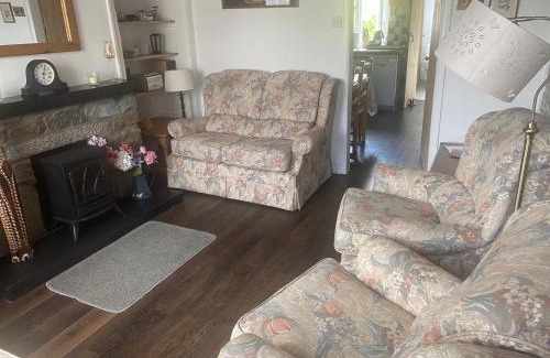Llandderfel House | Arosfa