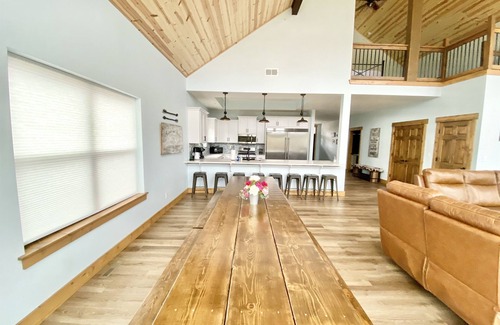 Lampe Cabin | Arrowhead Lodge-ADA Lake view w/Pickleball Court!