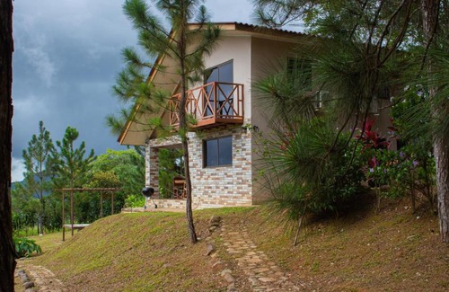 Herrera House | Arrue's Mountain Retreat