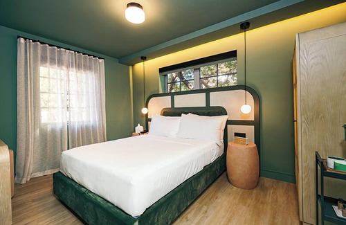 South Pointe Hotel | ART DECO MARELA BOUTIQUE